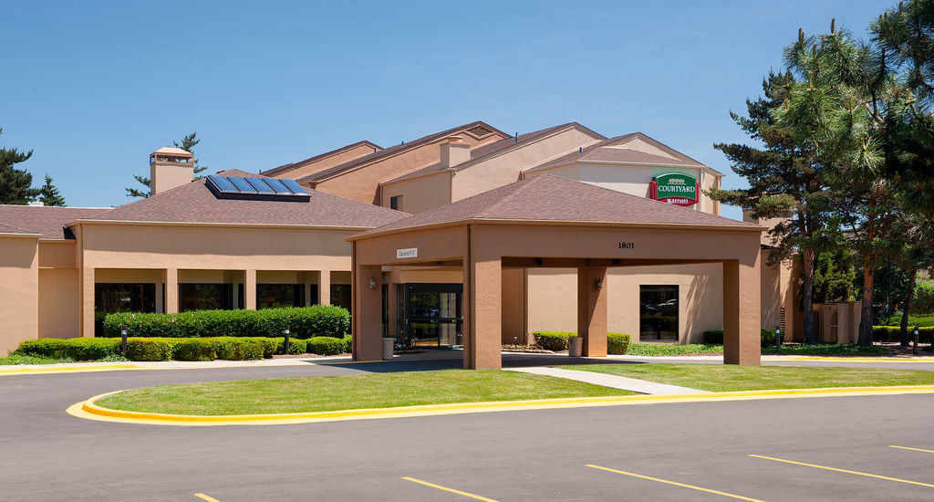 Courtyard Chicago Glenview/Northbrook Hotel Exterior photo